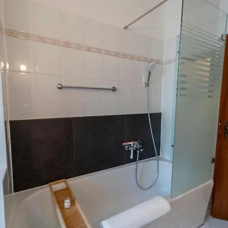 Rr - Comfortable 60 Qm - - Wifi * Magdeburg